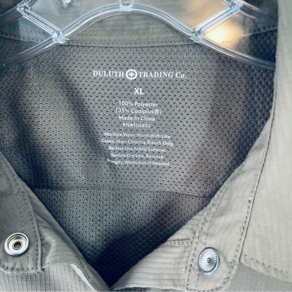 Duluth Trading green khaki hiking camping outdoor button front top XL - Picture 4 of 4